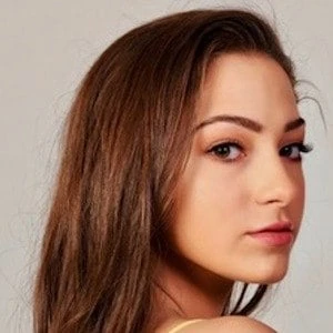 Carly Carly and Martina - Birthdate, Age, Family, Bio, Networth & More