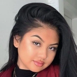 Carly Sarah Biography