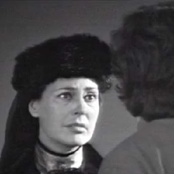 Carmen Dolores - Age, Bio, Birthdate, Family, Networth & More