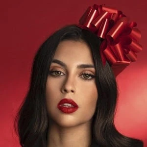 Victoria Caro Biography