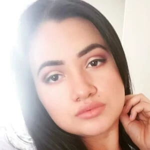 Yeni Carolina - Bio, Networth, Family, Age, Birthdate & More