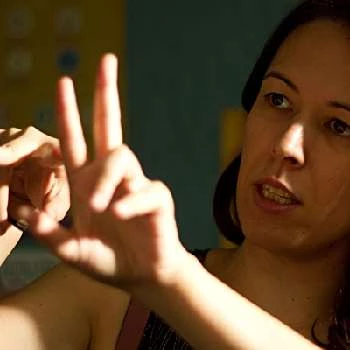 Caroline Fioratti Biography