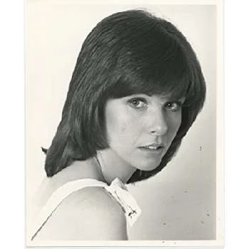 Carolyn Courage - Networth, Bio, Birthdate, Age, Family & More