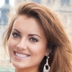 Holly Carpenter Biography
