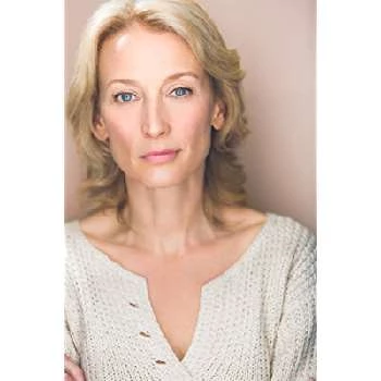 Carrie Paff - Age, Bio, Birthdate, Family, Networth & More