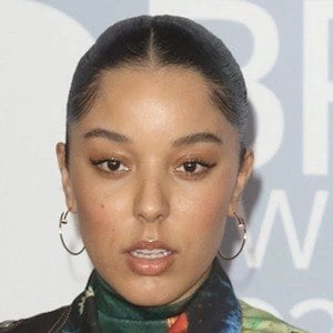 Grace Carter - Age, Bio, Birthdate, Family, Networth & More