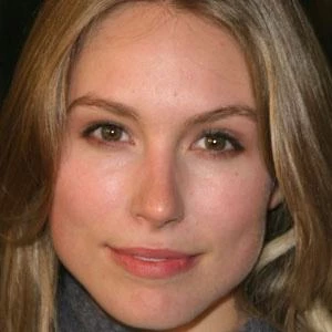 Sarah Carter - Birthplace, Bio, Wiki, Birthday, Family, Networth & More