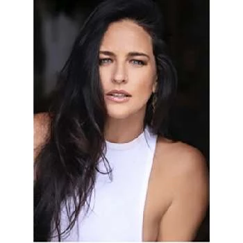 Cassandra Woodhouse - Age, Bio, Birthdate, Family, Networth & More