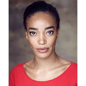 Cassie Clare - Age, Bio, Birthdate, Family, Networth & More