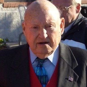 S. Truett Cathy - Parents, Networth, Bio, Birthdate, Family Wiki & More