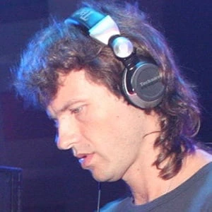 Hernán Cattaneo - Family, Bio, Birthday, Family, Income & More