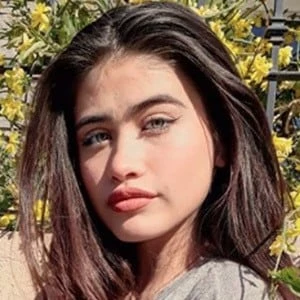 Celeste Cayún - Family, Bio, Birthday, Family, Income & More