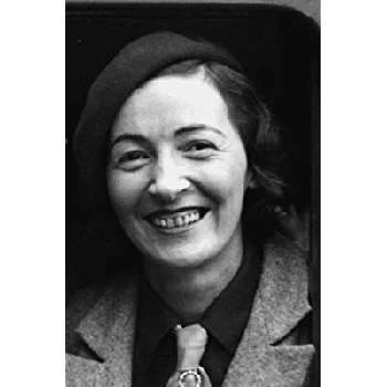 Celia Lovsky - Age, Height, Birthdate, Family, Wiki & More