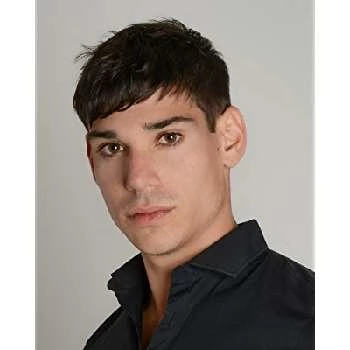 César Vicente - Age, Bio, Birthdate, Family, Networth & More