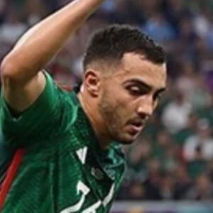Luis Chávez Biography
