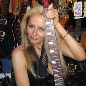 Jackie Chambers Biography