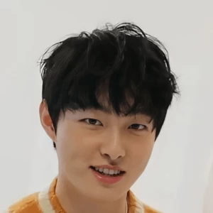 Yoon Chan-young Biography
