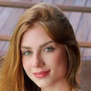 Flávia Charallo Biography