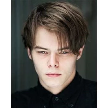 Charlie Heaton Biography