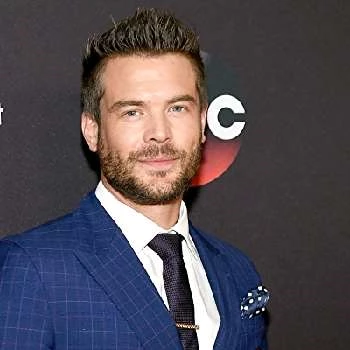 Charlie Weber Biography