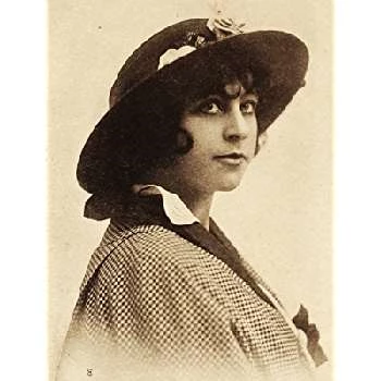 Charlotte Burton - Birthplace, Bio, Wiki, Birthday, Family, Networth & More