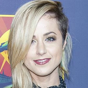 Carah Faye Charnow - Networth, Biography, Birthdate, Family & More