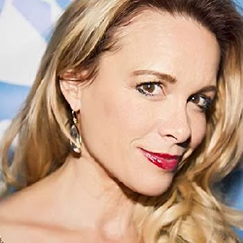 Chase Masterson - Age, Bio, Birthdate, Family, Networth & More