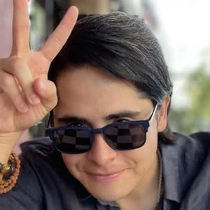 Carlos R Chavez - Age, Bio, Birthdate, Family, Networth & More