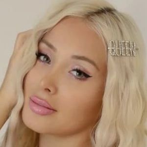 Daniella Chávez - Age, Bio, Birthdate, Family, Networth & More