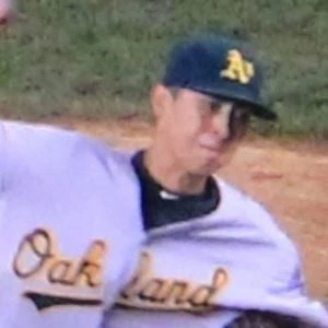 Jesse Chavez - Age, Height, Birthdate, Family, Wiki & More