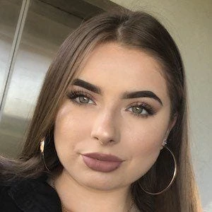 Leslie Chavez - Biography, Birthdate, Family, Networth & More