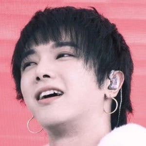 Hua Chenyu Biography