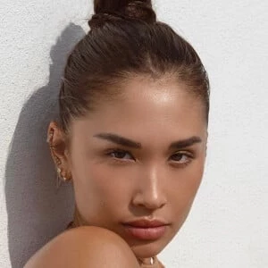 Jocelyn Chew Biography