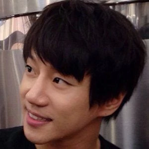 Hwang Chi-yeul Biography
