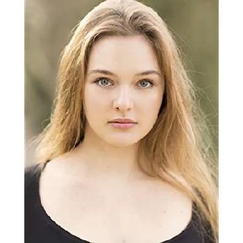 Chloé Booyens - Age, Bio, Birthdate, Family, Networth & More