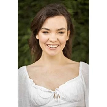 Chloe Hayden - Wiki, Bio, Networth, Birthdate, Family & More