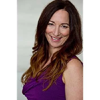 Chloe King - Age, Bio, Birthdate, Family, Networth & More