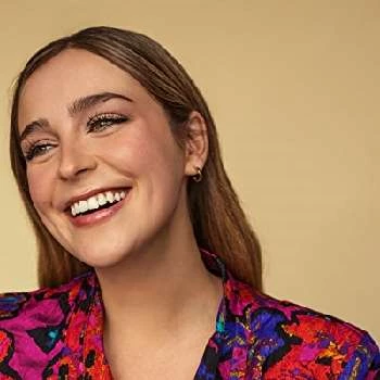 Chloée Deblois - Age, Bio, Birthdate, Family, Networth & More