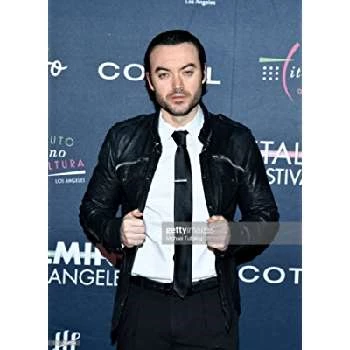 Chris Levine Biography