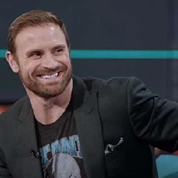 Chris Long Biography