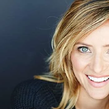 Christine Lakin - Bio, Networth, Family, Age, Birthdate & More