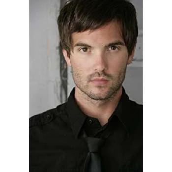 Christopher DesRoches Biography