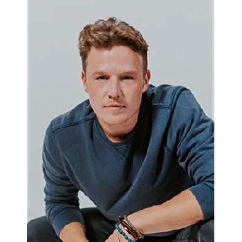 Christopher Egan