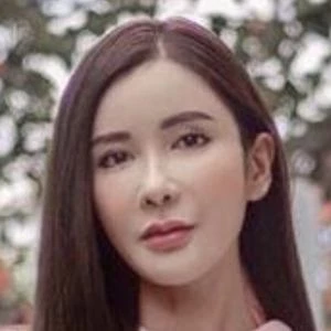 Jamie Chua Biography
