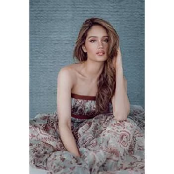 Cinta Laura Kiehl - Income, Birthday, Family, Bio, Networth & More