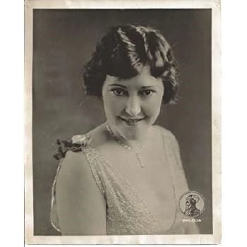 Claire Glenn - Age, Bio, Birthdate, Family, Networth & More