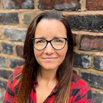 Claire Newton - Age, Bio, Birthdate, Family, Networth & More