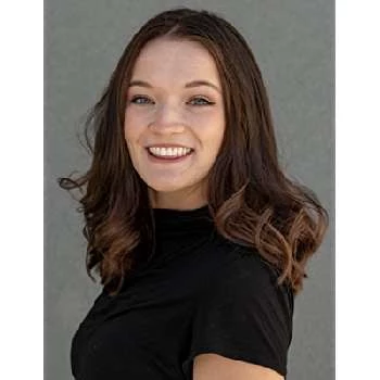 Clare Holt - Age, Bio, Birthdate, Family, Networth & More