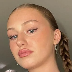 Yana Clare Biography