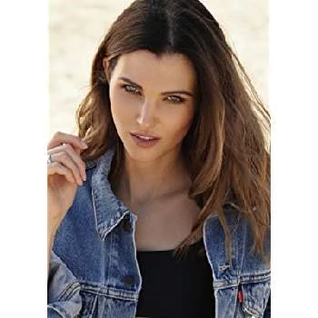 Claudia Castel - Age, Bio, Birthdate, Family, Networth & More